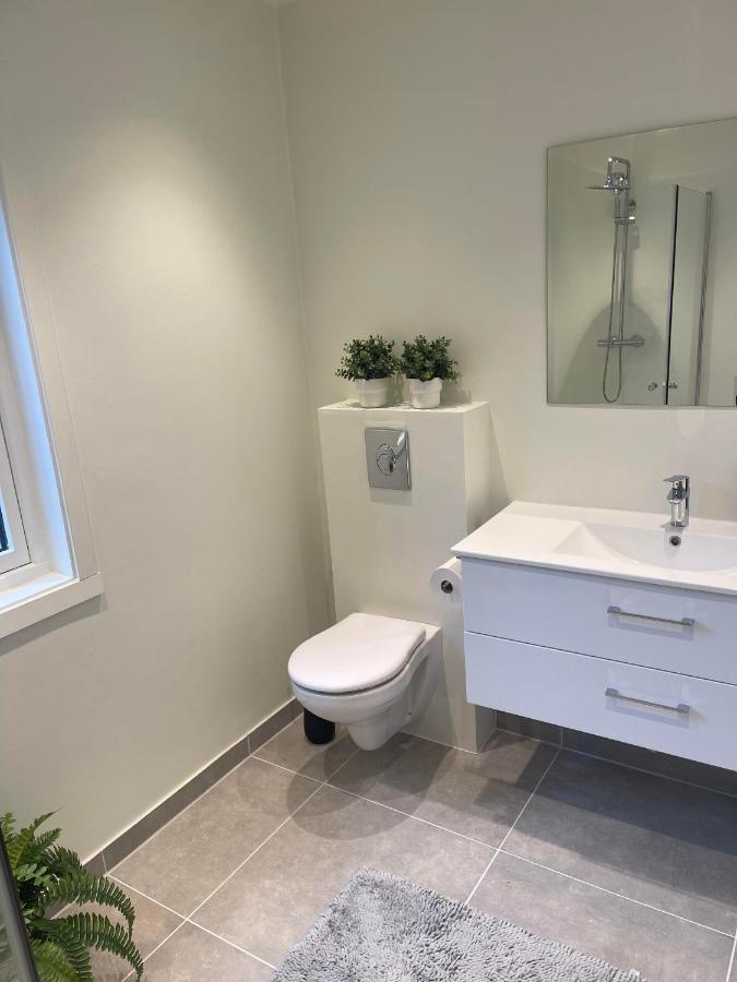 Romslig Leilighet Sentralt I Svolvaer Sentrum Exterior foto